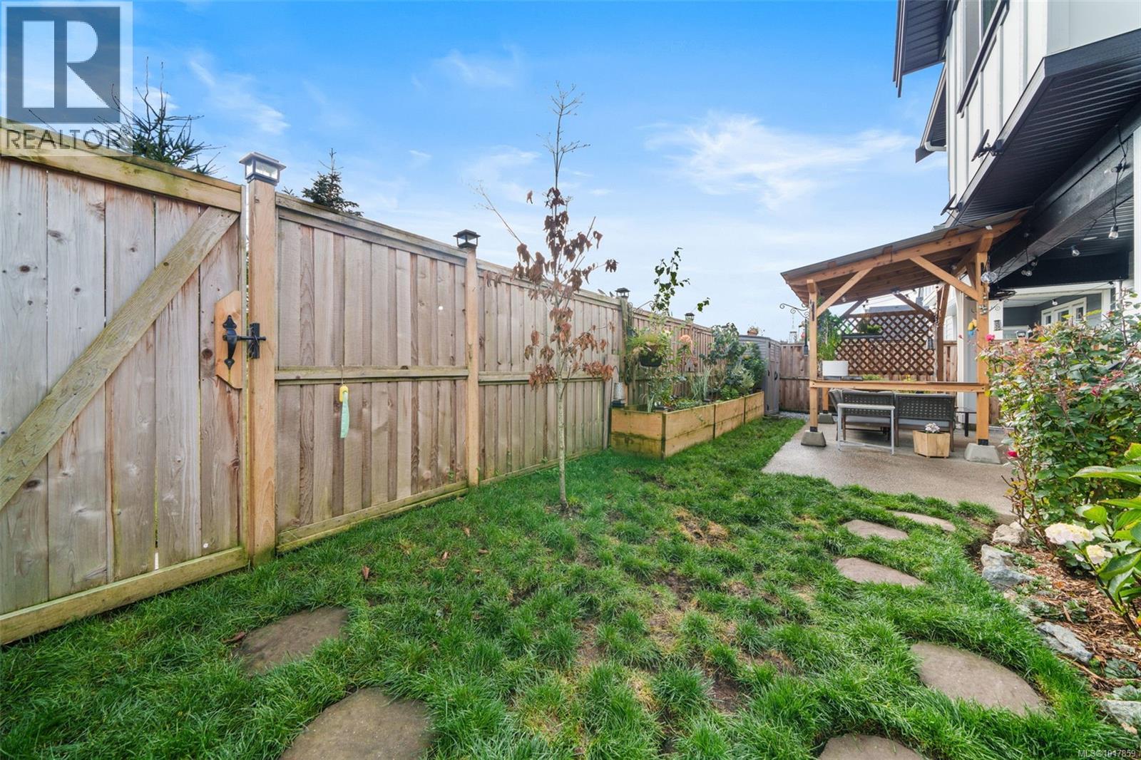 6541 Noblewood Place, Sooke