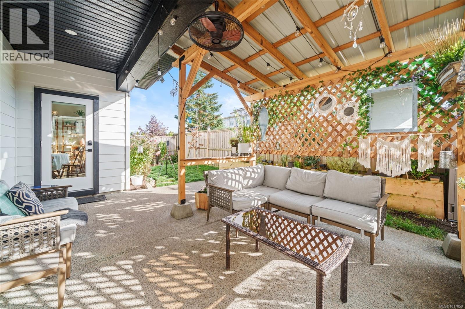 6541 Noblewood Place, Sooke