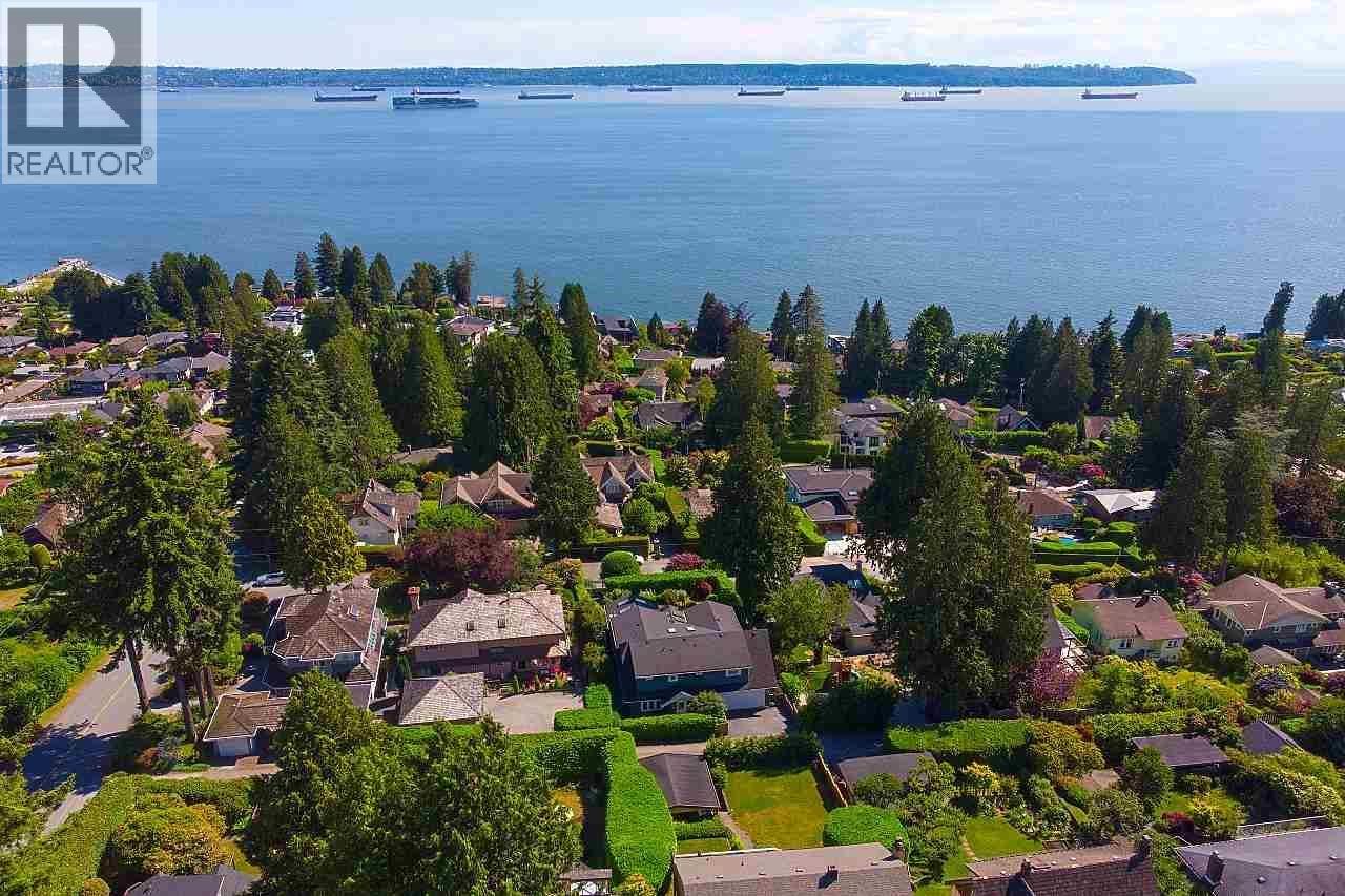 2623 LAWSON AVENUE, West Vancouver