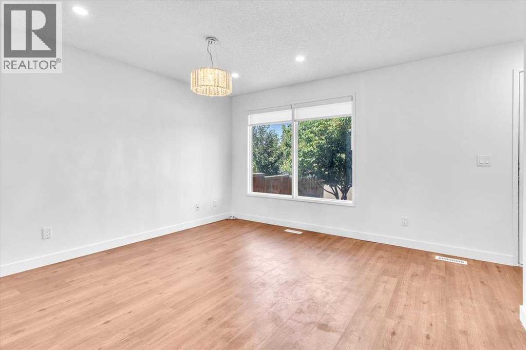 Single Family House for Sale in  Shawmeadows Close SW Shawnessy Calgary 