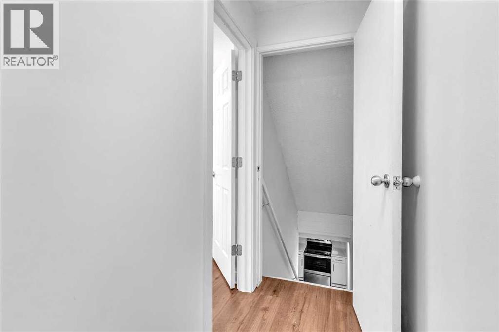 Single Family House for Sale in  Shawmeadows Close SW Shawnessy Calgary 