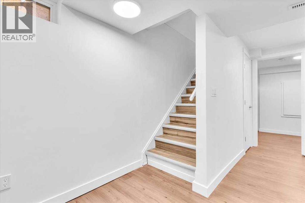 Single Family House for Sale in  Shawmeadows Close SW Shawnessy Calgary 