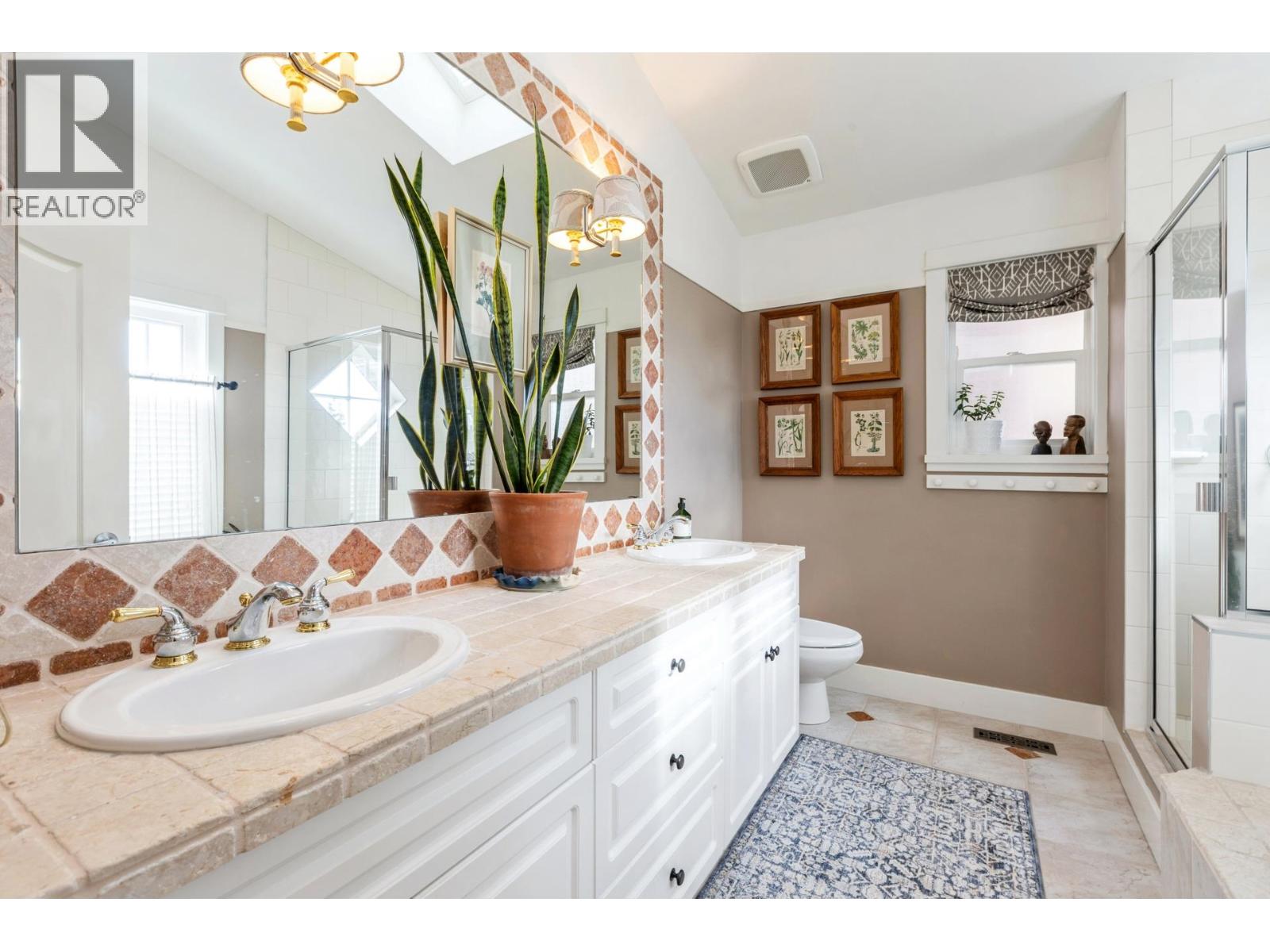 458 E 21ST STREET, North Vancouver