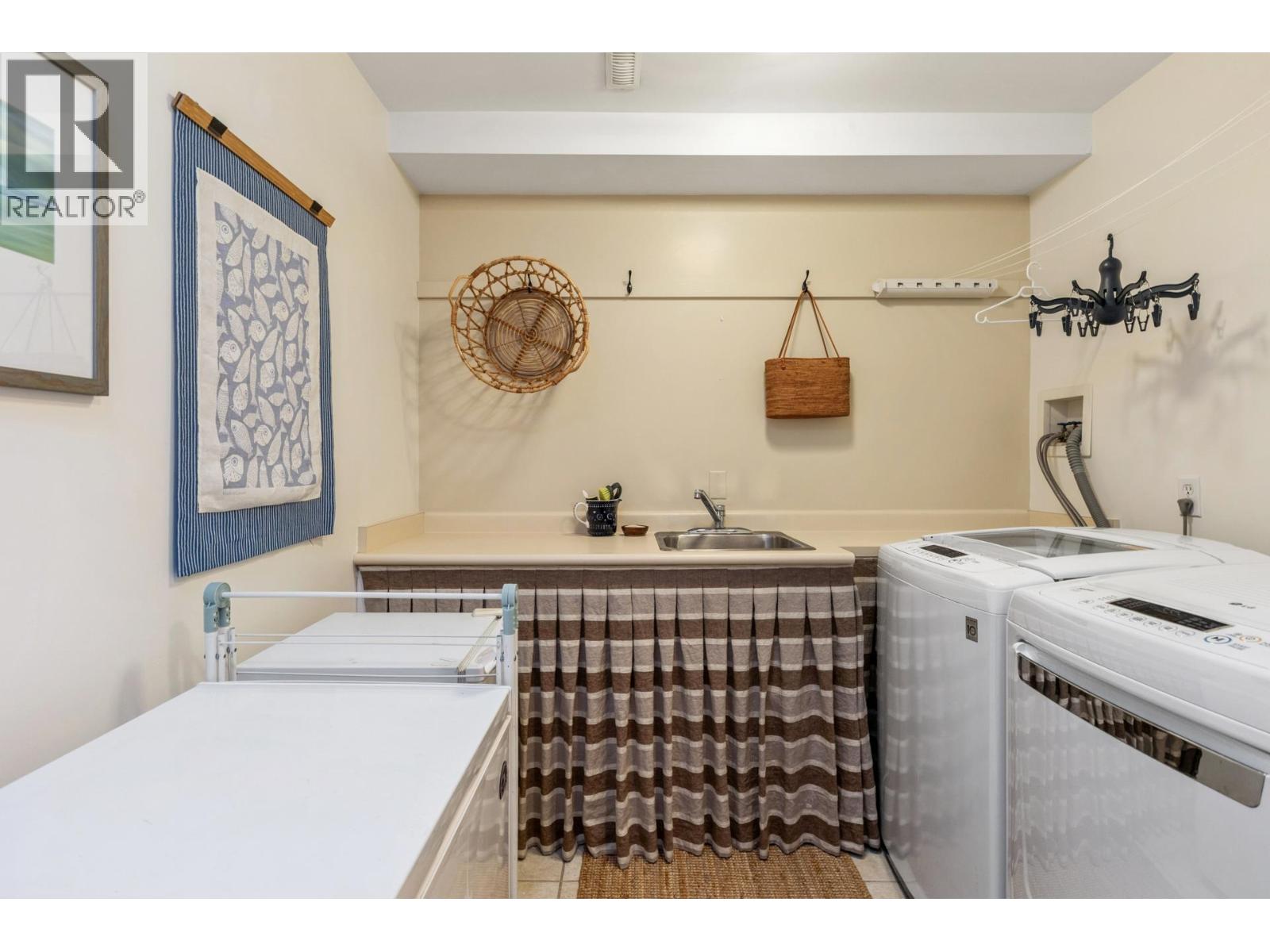 458 E 21ST STREET, North Vancouver