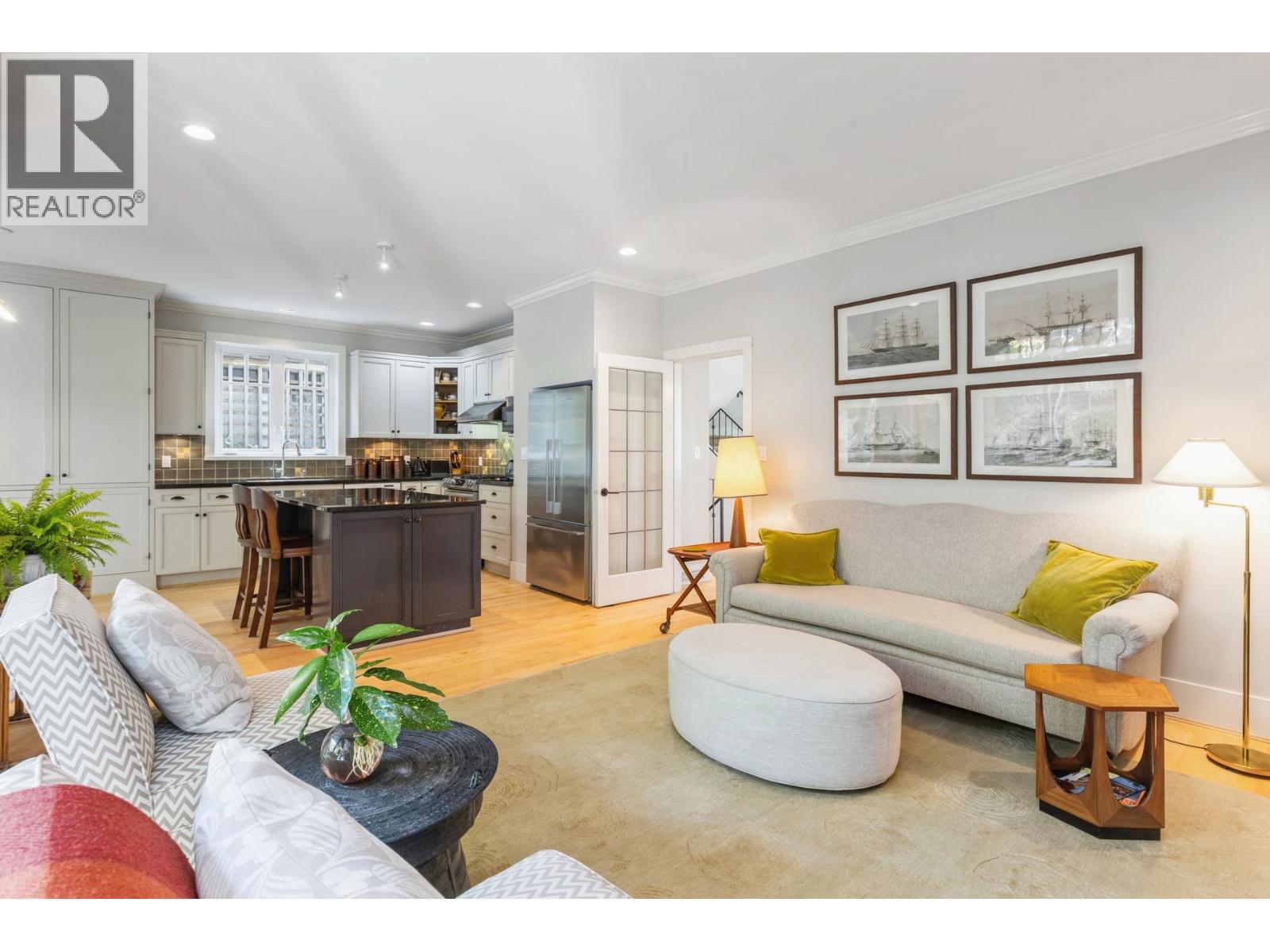 458 E 21ST STREET, North Vancouver