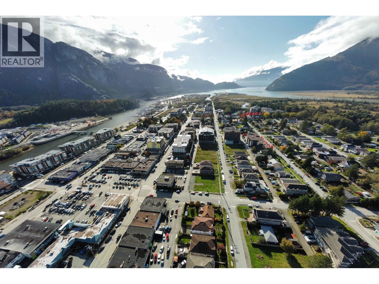 38086 THIRD AVENUE, Squamish