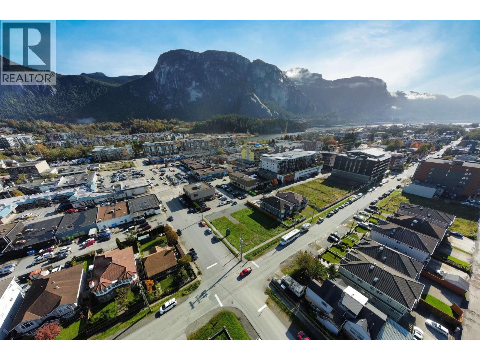 38086 THIRD AVENUE, Squamish