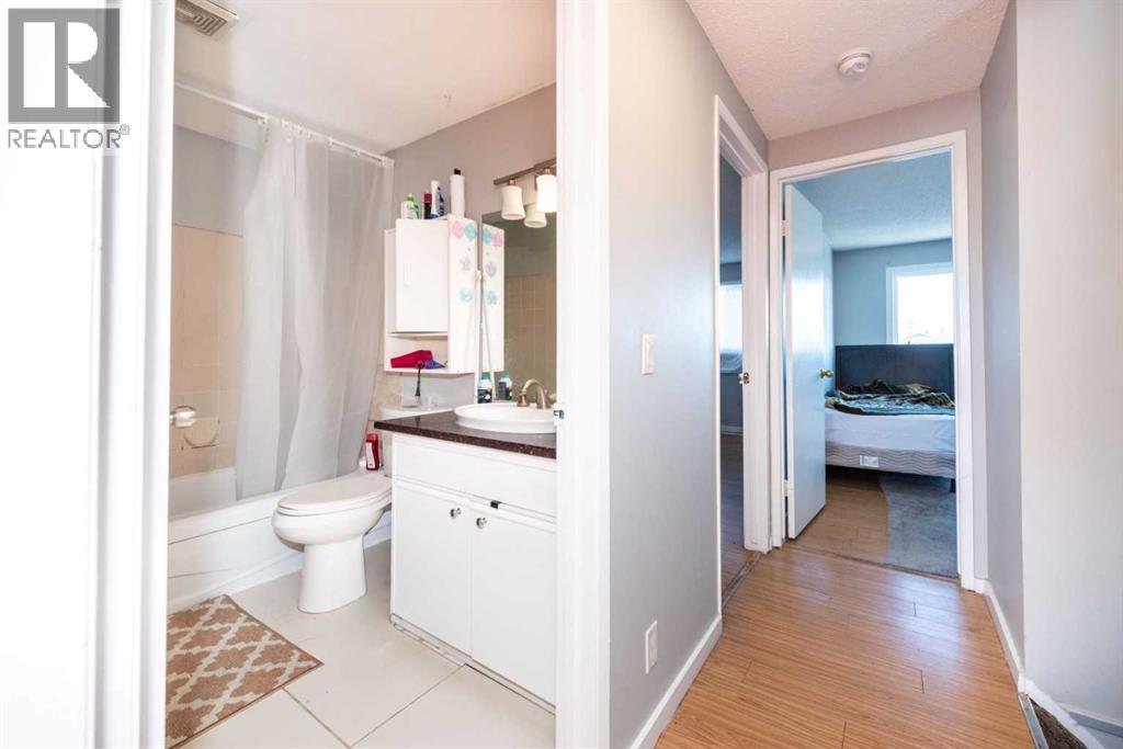 Single Family House for Sale in  Castleridge Way NE Castleridge Calgary 