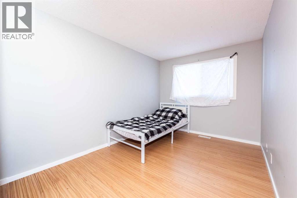 Single Family House for Sale in  Castleridge Way NE Castleridge Calgary 