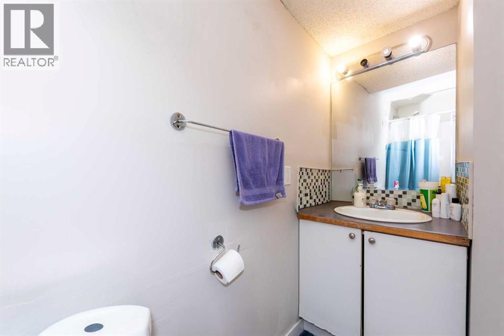 Single Family House for Sale in  Castleridge Way NE Castleridge Calgary 