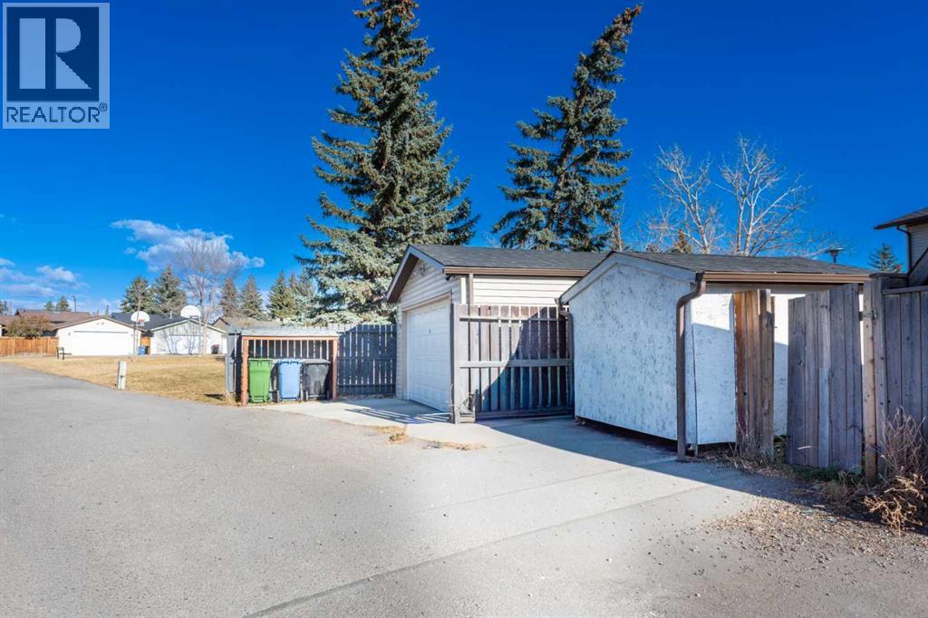 Single Family House for Sale in  Castleridge Way NE Castleridge Calgary 