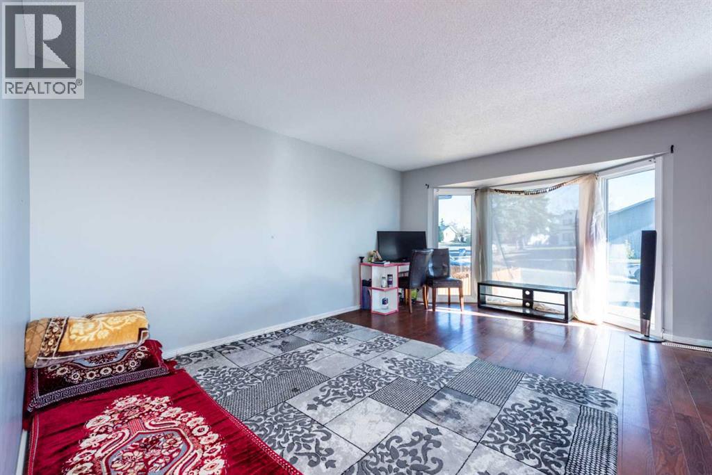 Single Family House for Sale in  Castleridge Way NE Castleridge Calgary 