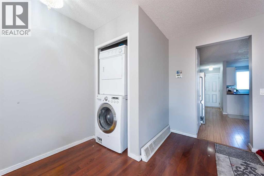 Single Family House for Sale in  Castleridge Way NE Castleridge Calgary 