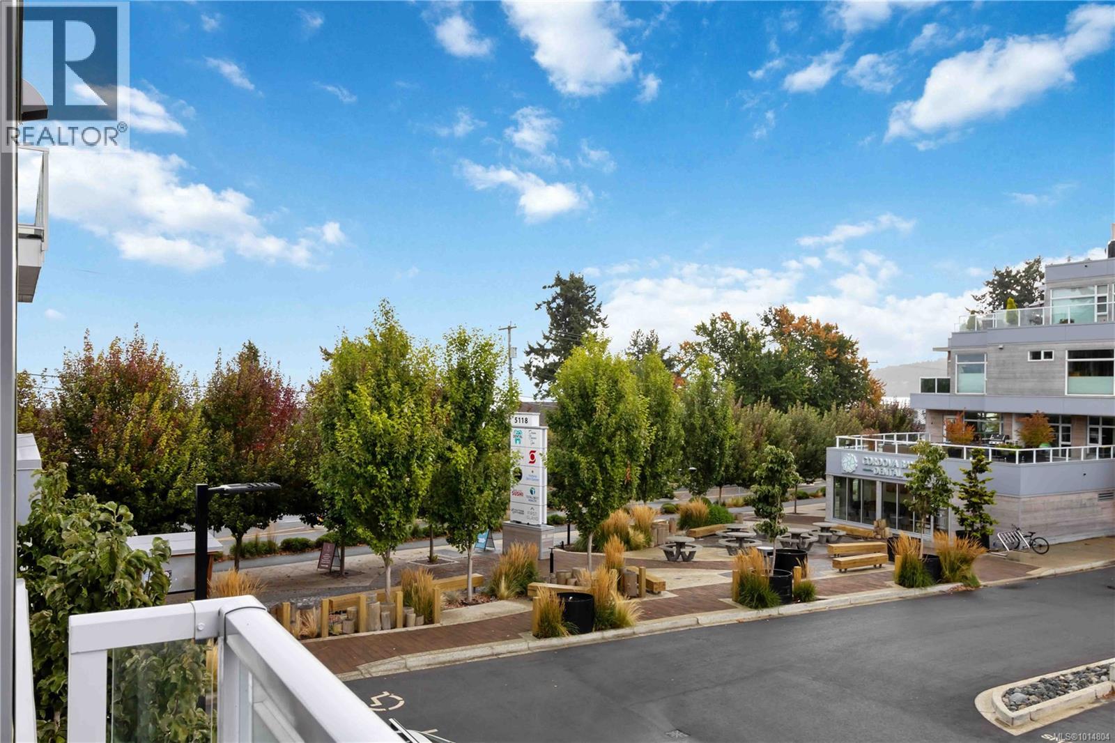 202 5122 Cordova Bay Road, Saanich