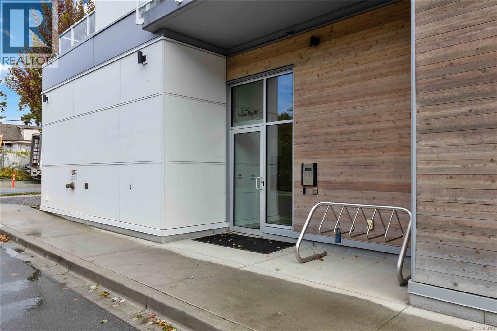 202 5122 Cordova Bay Road, Saanich