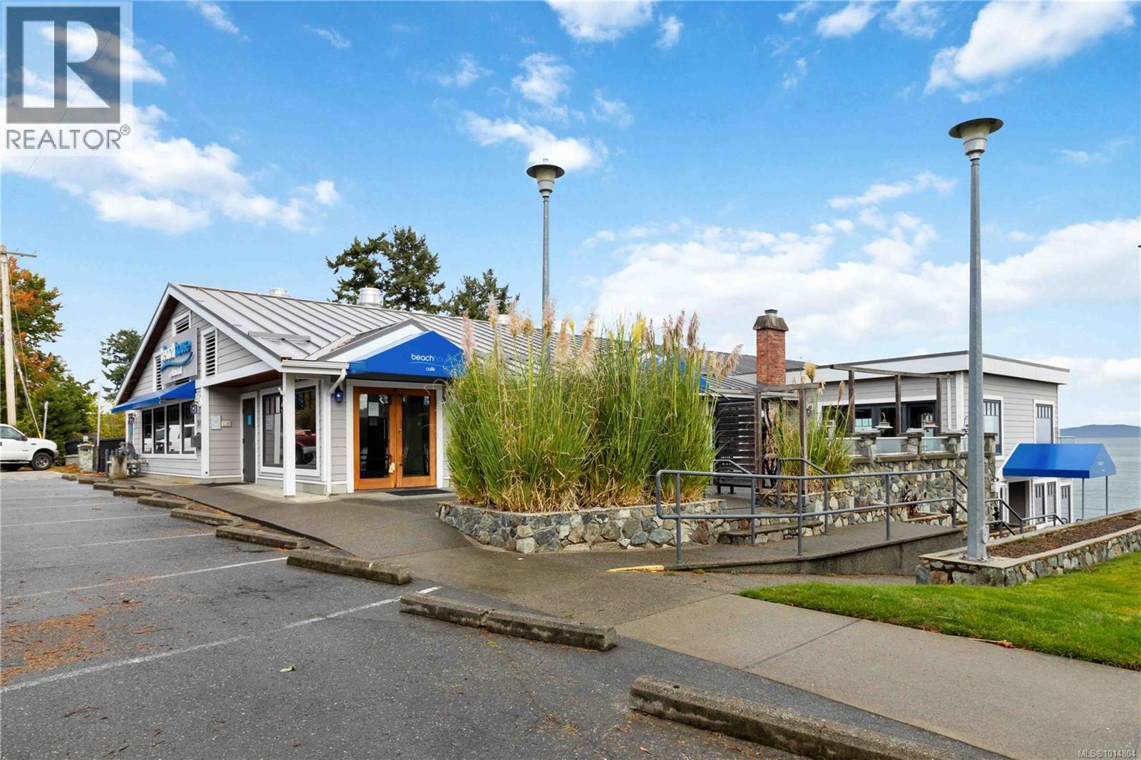 202 5122 Cordova Bay Road, Saanich