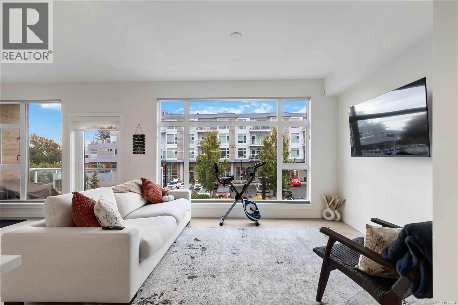 202 5122 Cordova Bay Road, Saanich