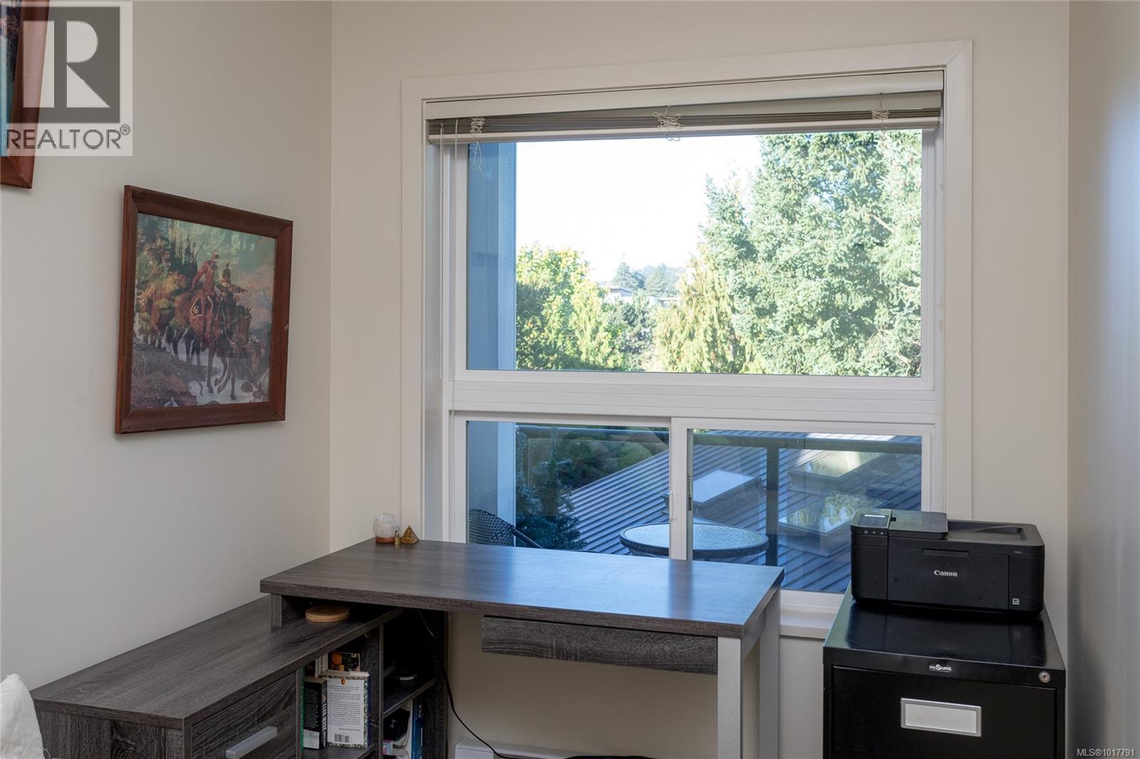 311 866 Brock Ave, Langford