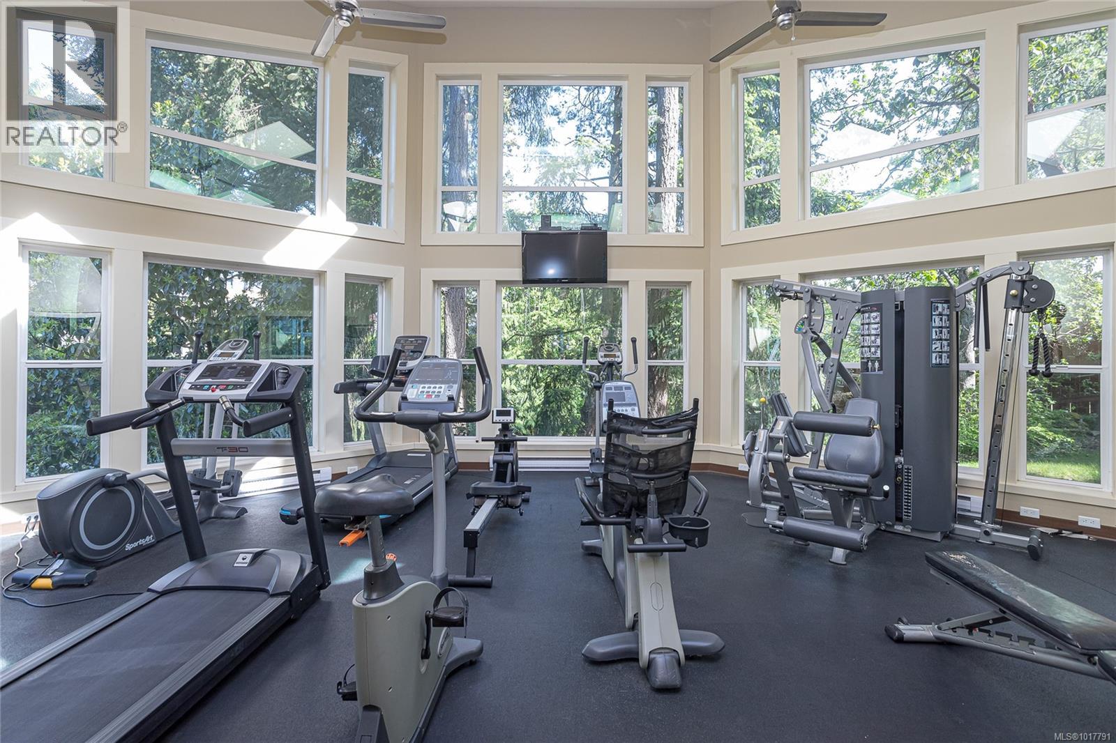 311 866 Brock Ave, Langford