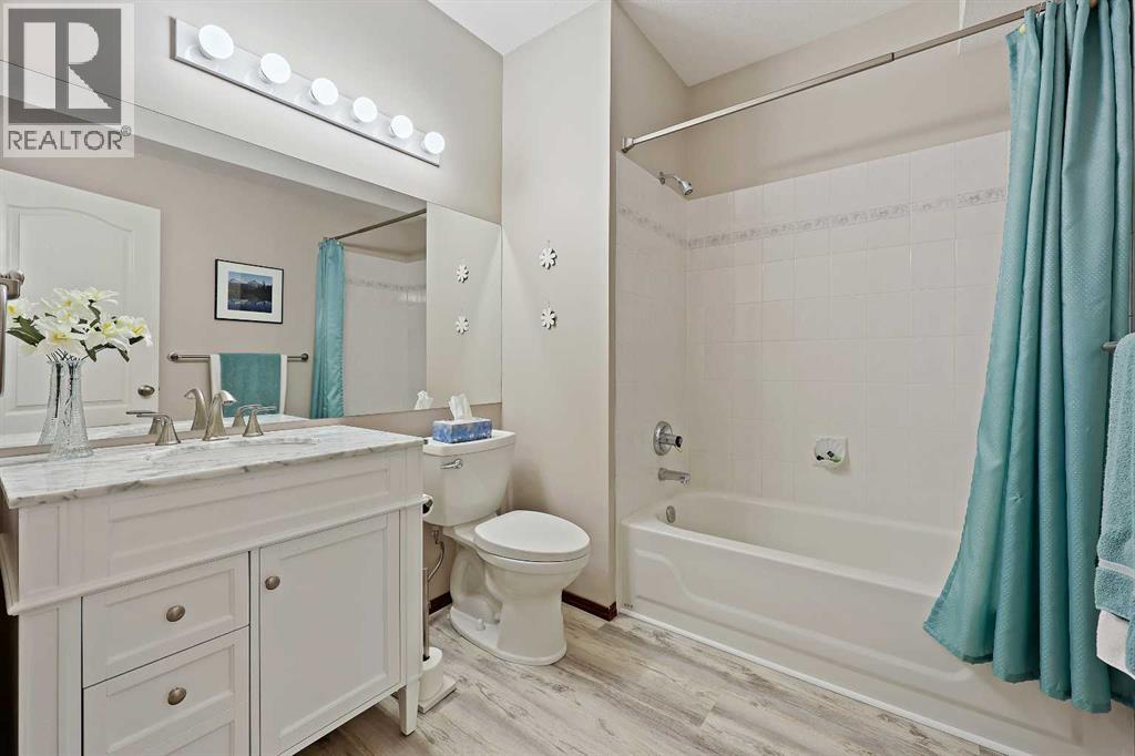 Single Family House Bungalow for Sale in  Douglasview Road SE Douglasdale/Glen Calgary 