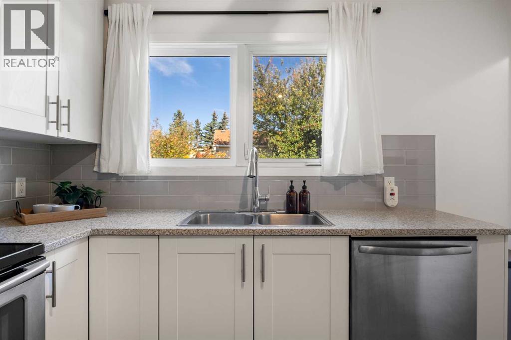Single Family House Bungalow for Sale in  Deerfield Circle SE Deer Ridge Calgary 