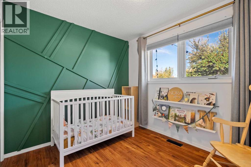 Single Family House Bungalow for Sale in  Deerfield Circle SE Deer Ridge Calgary 