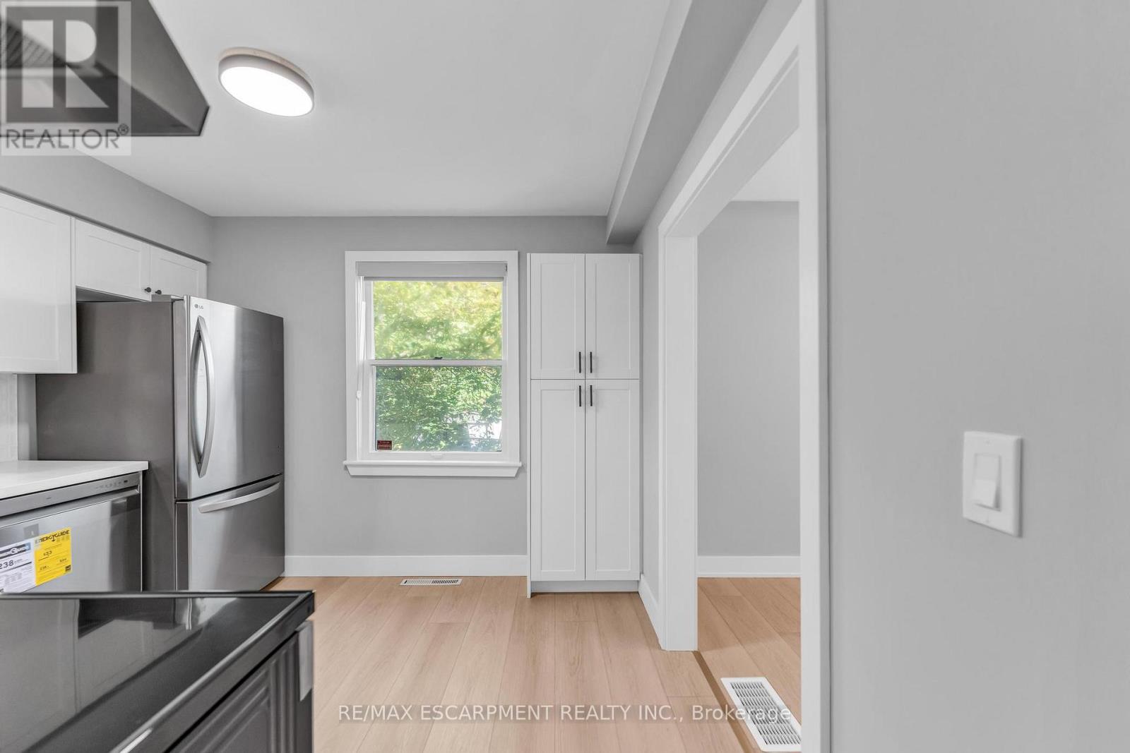 Single Family House for Sale in  ELAINE COURT Hamilton (Rosedale) 