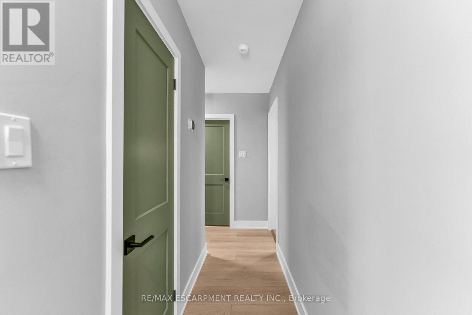 Single Family House for Sale in  ELAINE COURT Hamilton (Rosedale) 