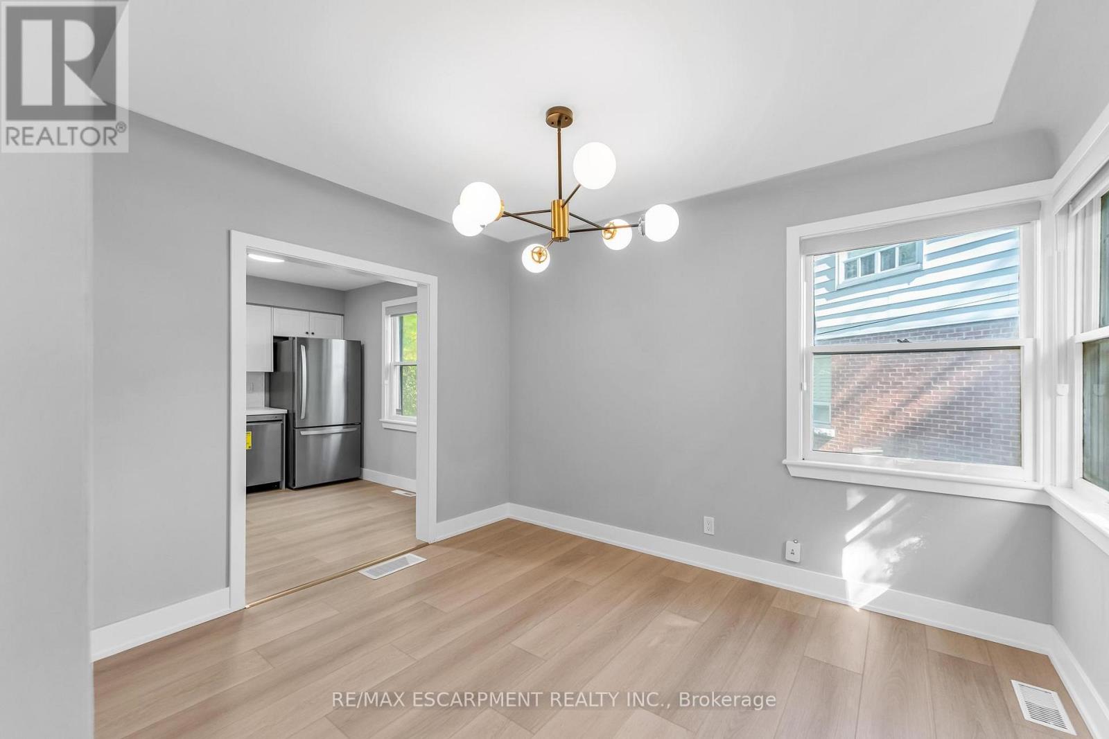 Single Family House for Sale in  ELAINE COURT Hamilton (Rosedale) 