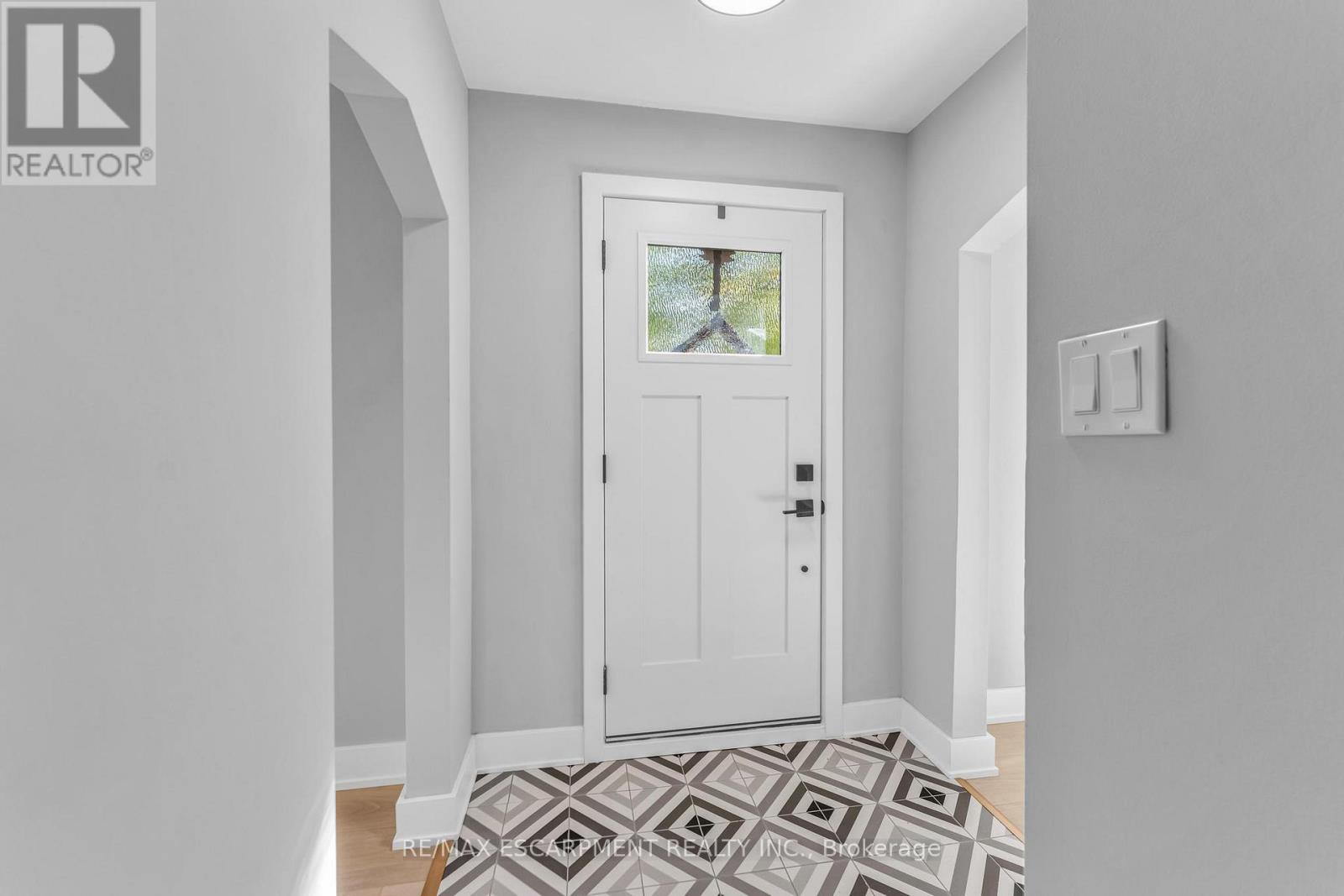 Single Family House for Sale in  ELAINE COURT Hamilton (Rosedale) 