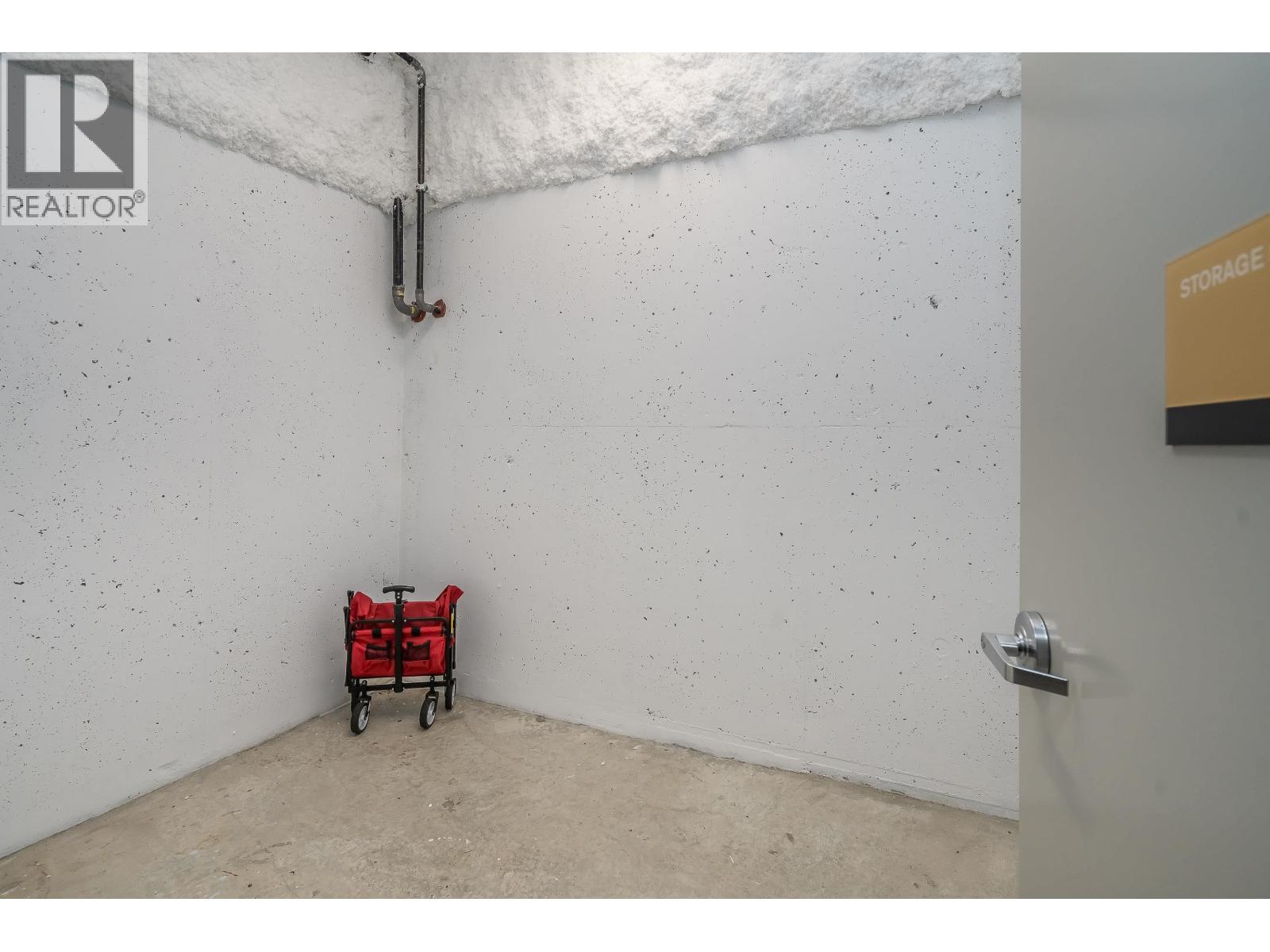 #102-320 RIDGE Street, Delta