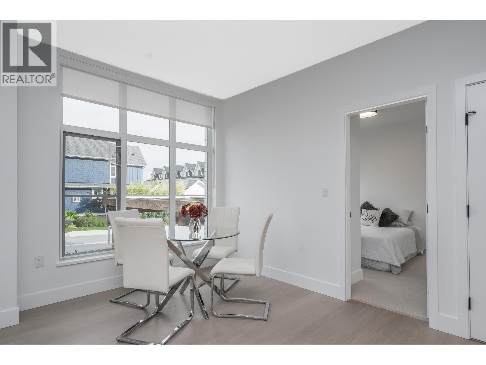 #102-320 RIDGE Street, Delta