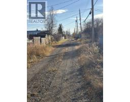 9011 77 Street, Fort St  John, BC V1J3A5 Photo 9