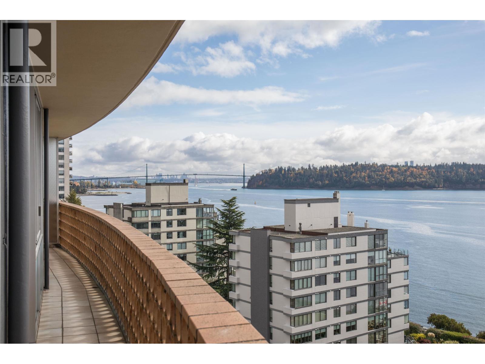 902 2135 ARGYLE AVENUE, West Vancouver