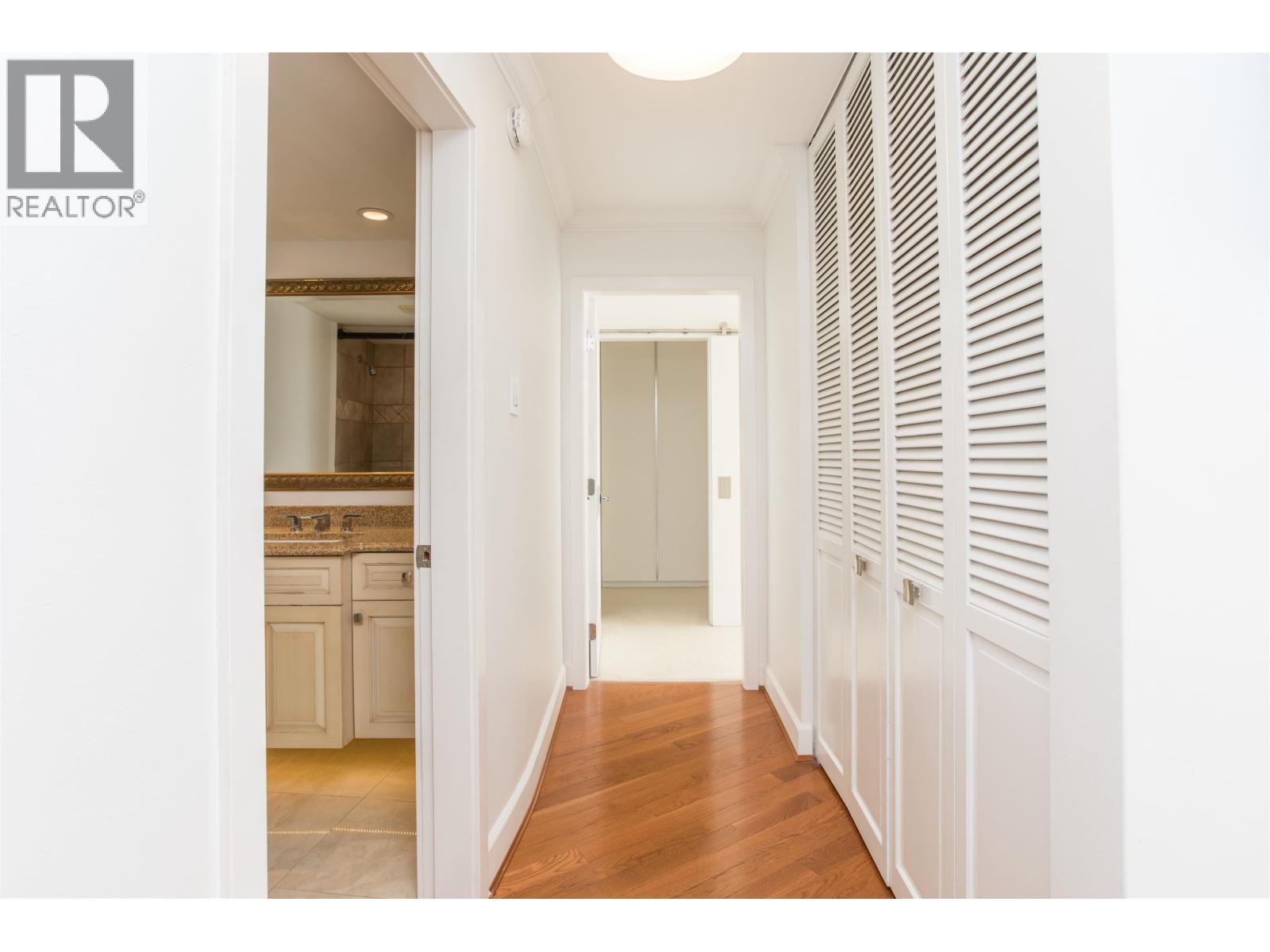 902 2135 ARGYLE AVENUE, West Vancouver