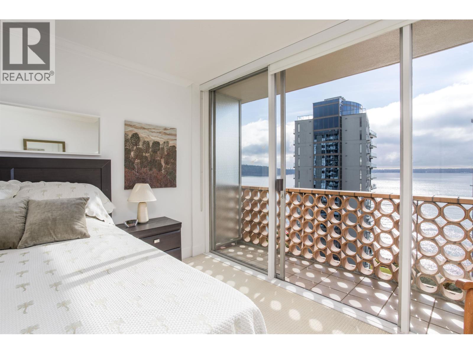 902 2135 ARGYLE AVENUE, West Vancouver