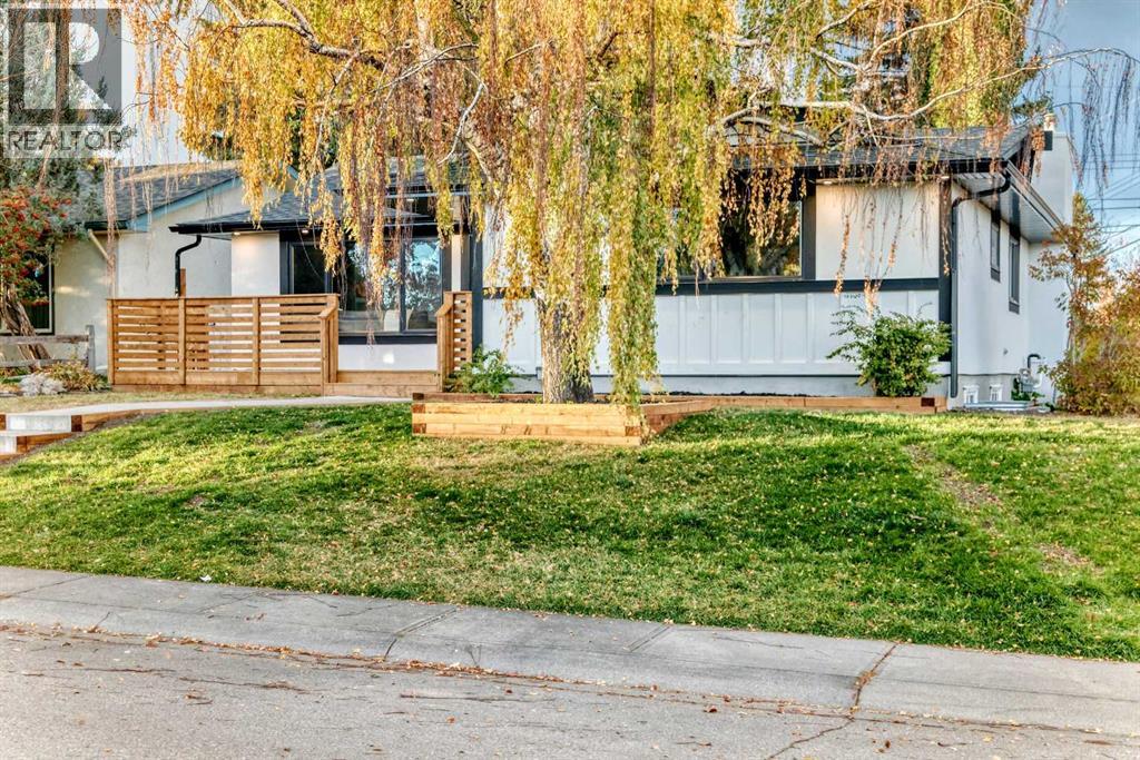 Single Family House Bungalow for Sale in  Lake Wapta Road SE Lake Bonavista Calgary 