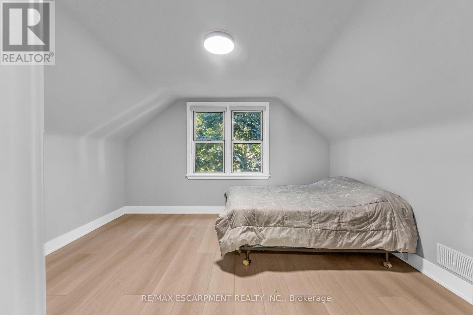 Single Family House for Sale in  ELAINE COURT Hamilton (Rosedale) 