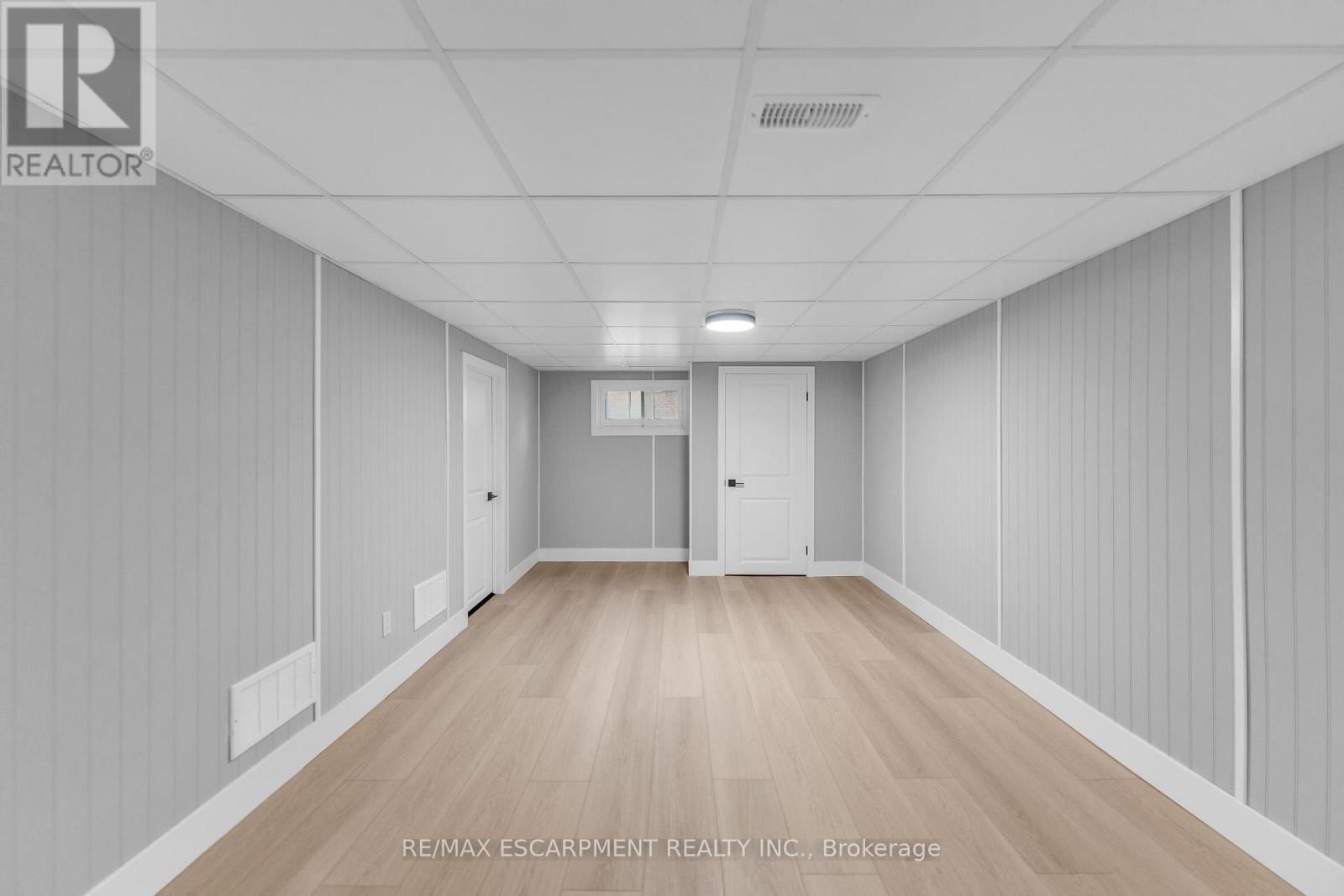 Single Family House for Sale in  ELAINE COURT Hamilton (Rosedale) 