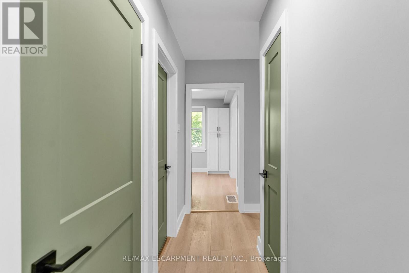 Single Family House for Sale in  ELAINE COURT Hamilton (Rosedale) 