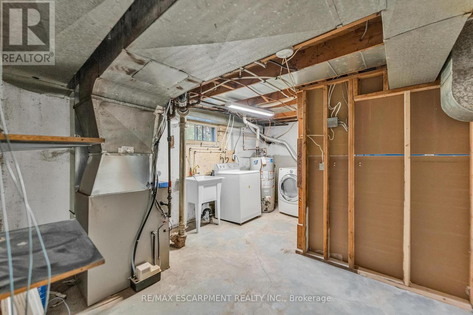 Single Family House for Sale in  ELAINE COURT Hamilton (Rosedale) 