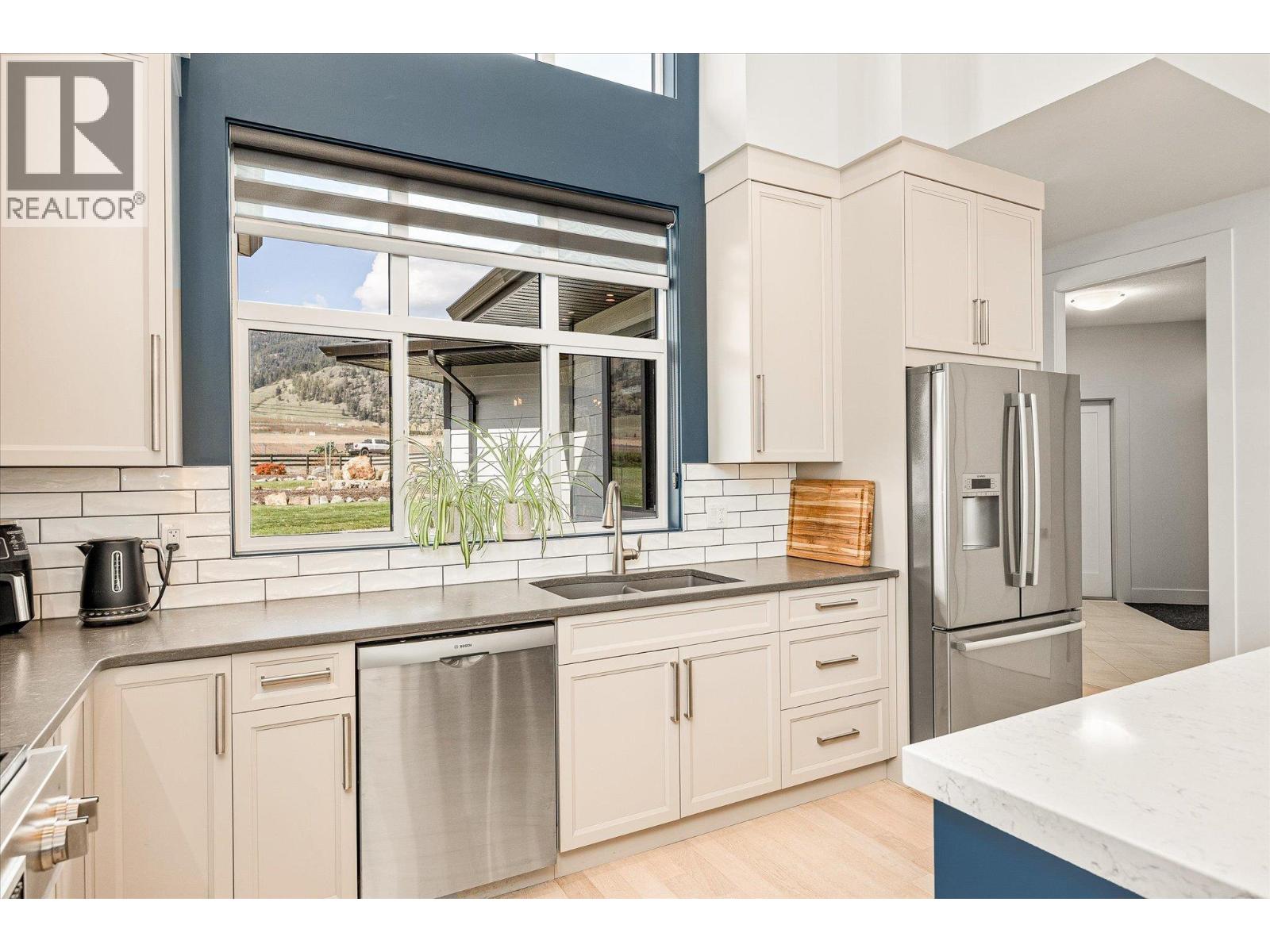 7260 Highway 6, Coldstream