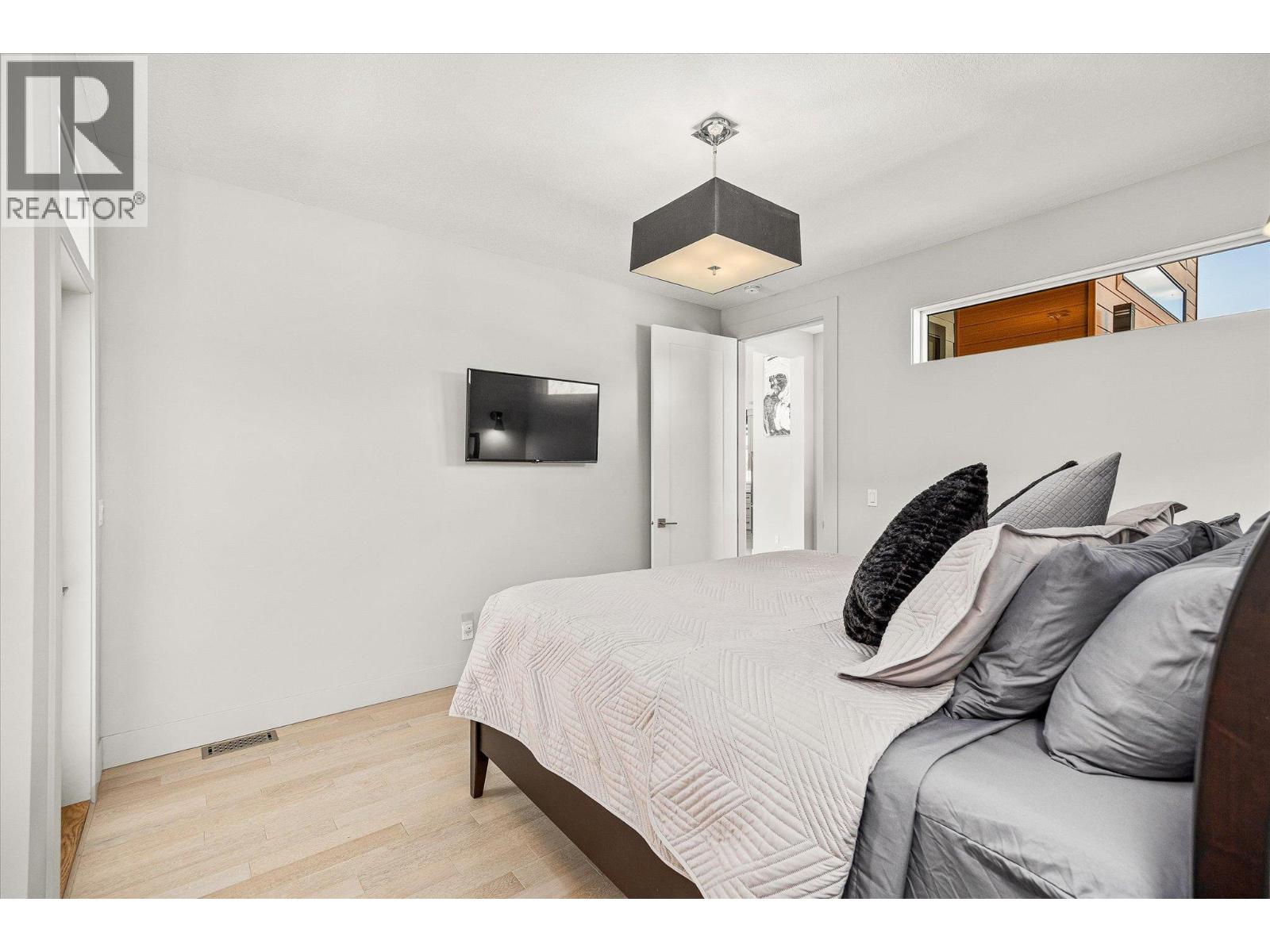 7260 Highway 6, Coldstream