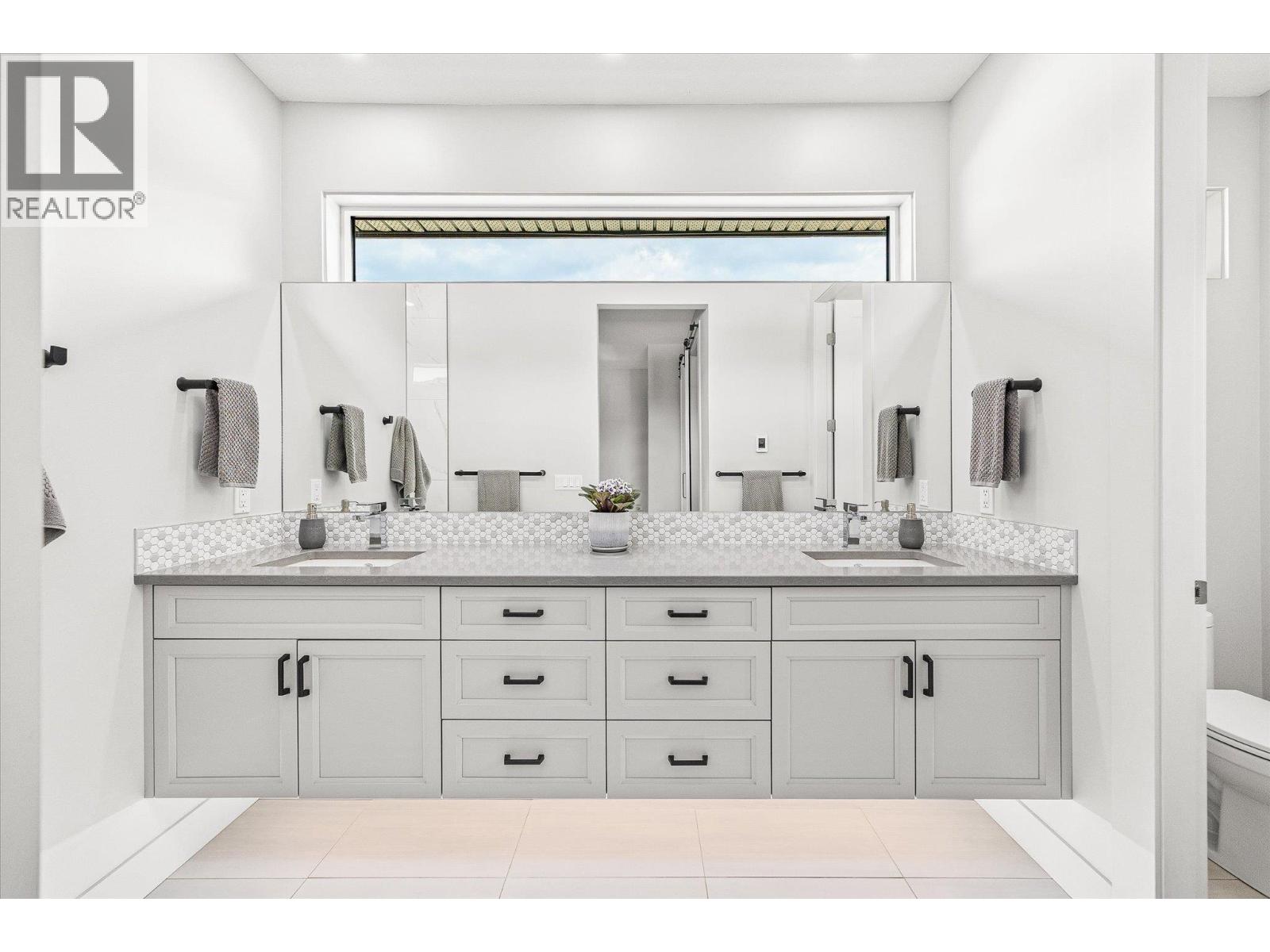 7260 Highway 6, Coldstream