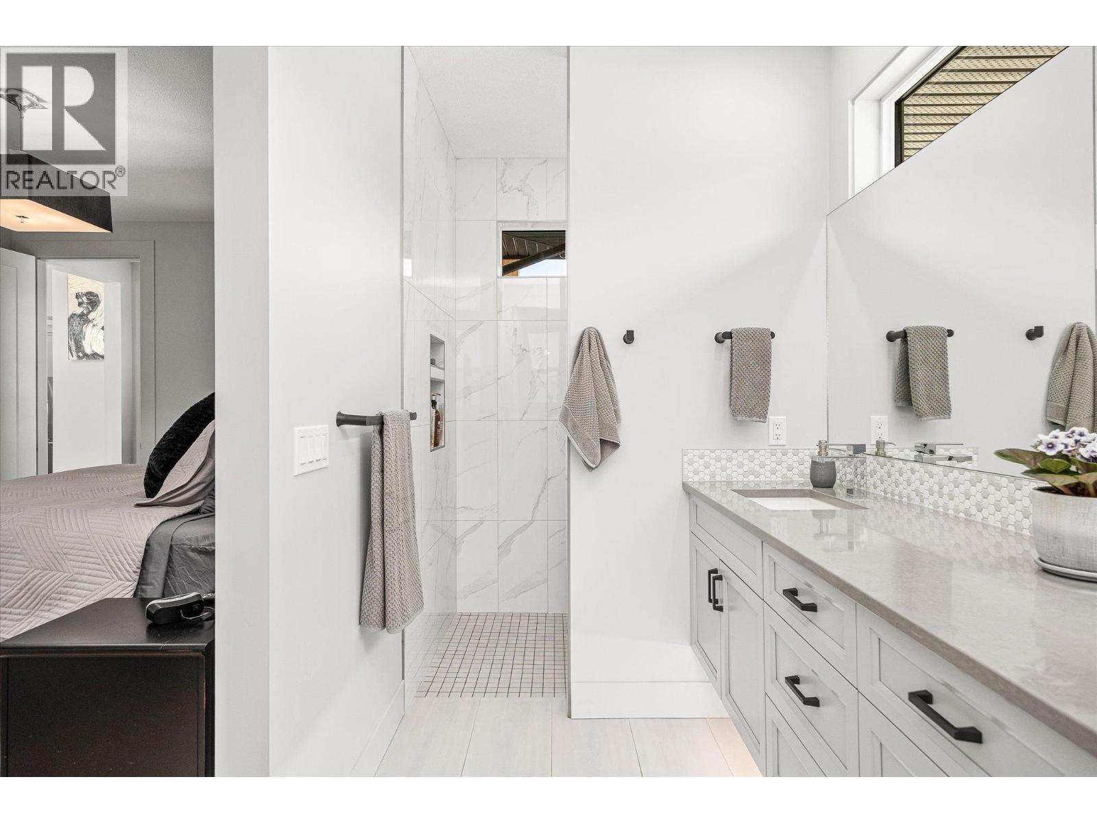 7260 Highway 6, Coldstream