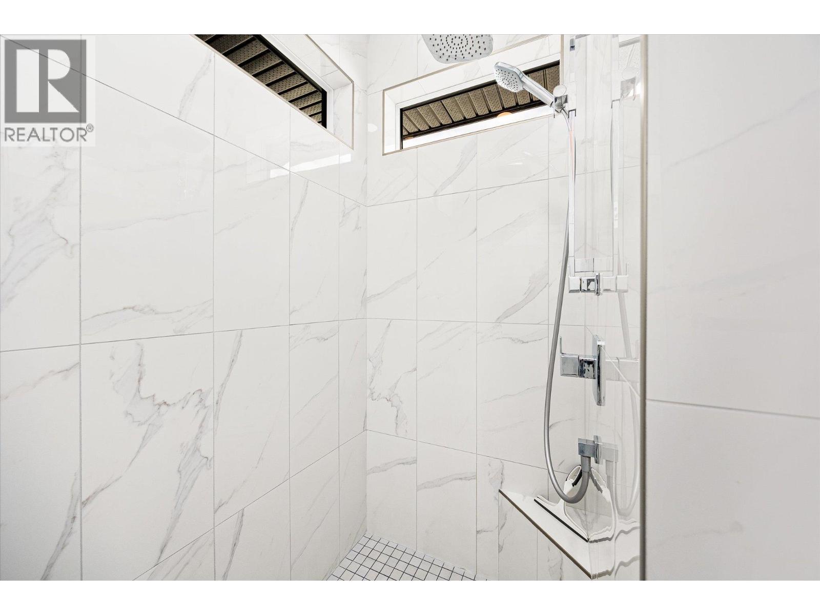 7260 Highway 6, Coldstream