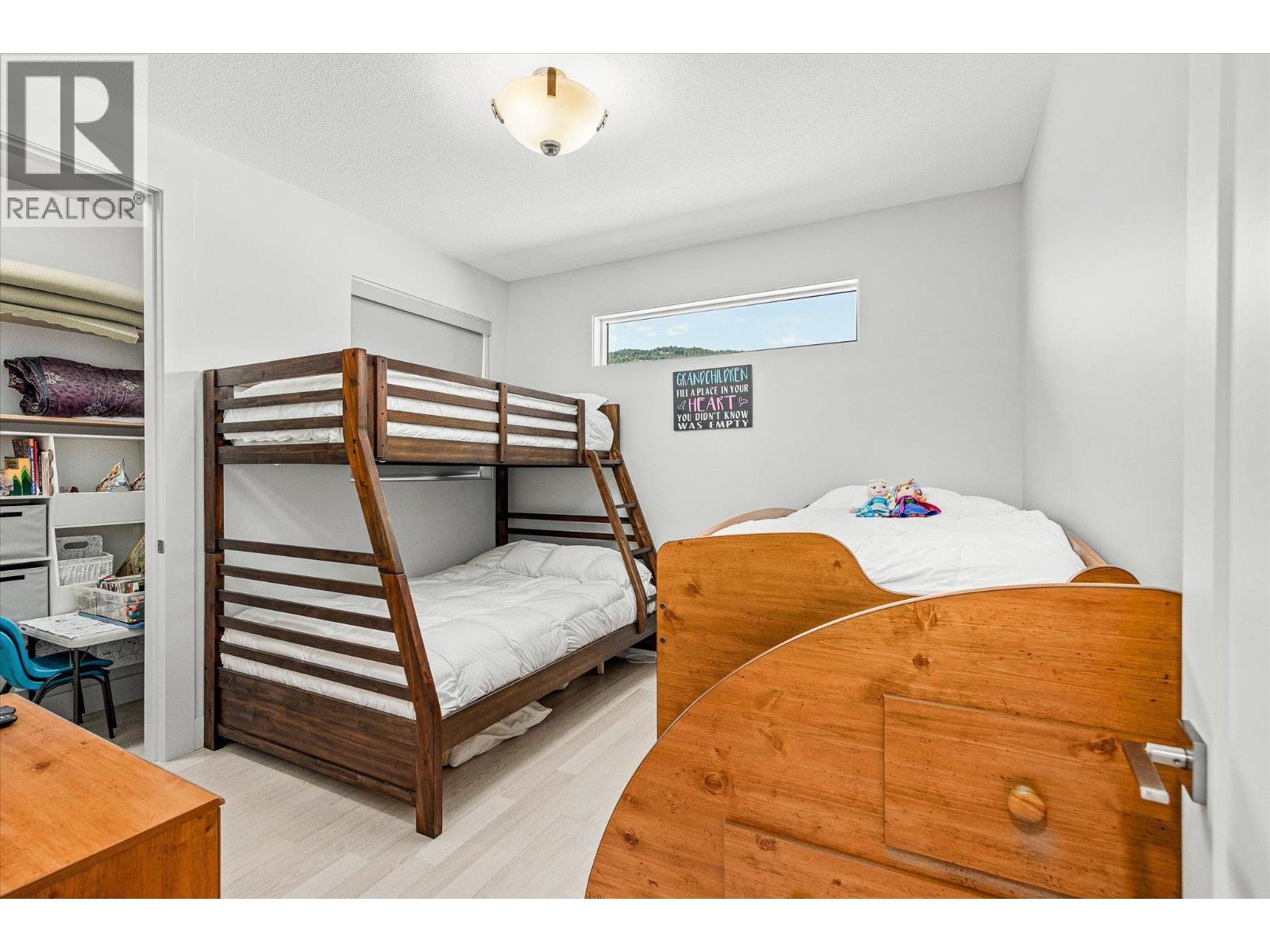 7260 Highway 6, Coldstream