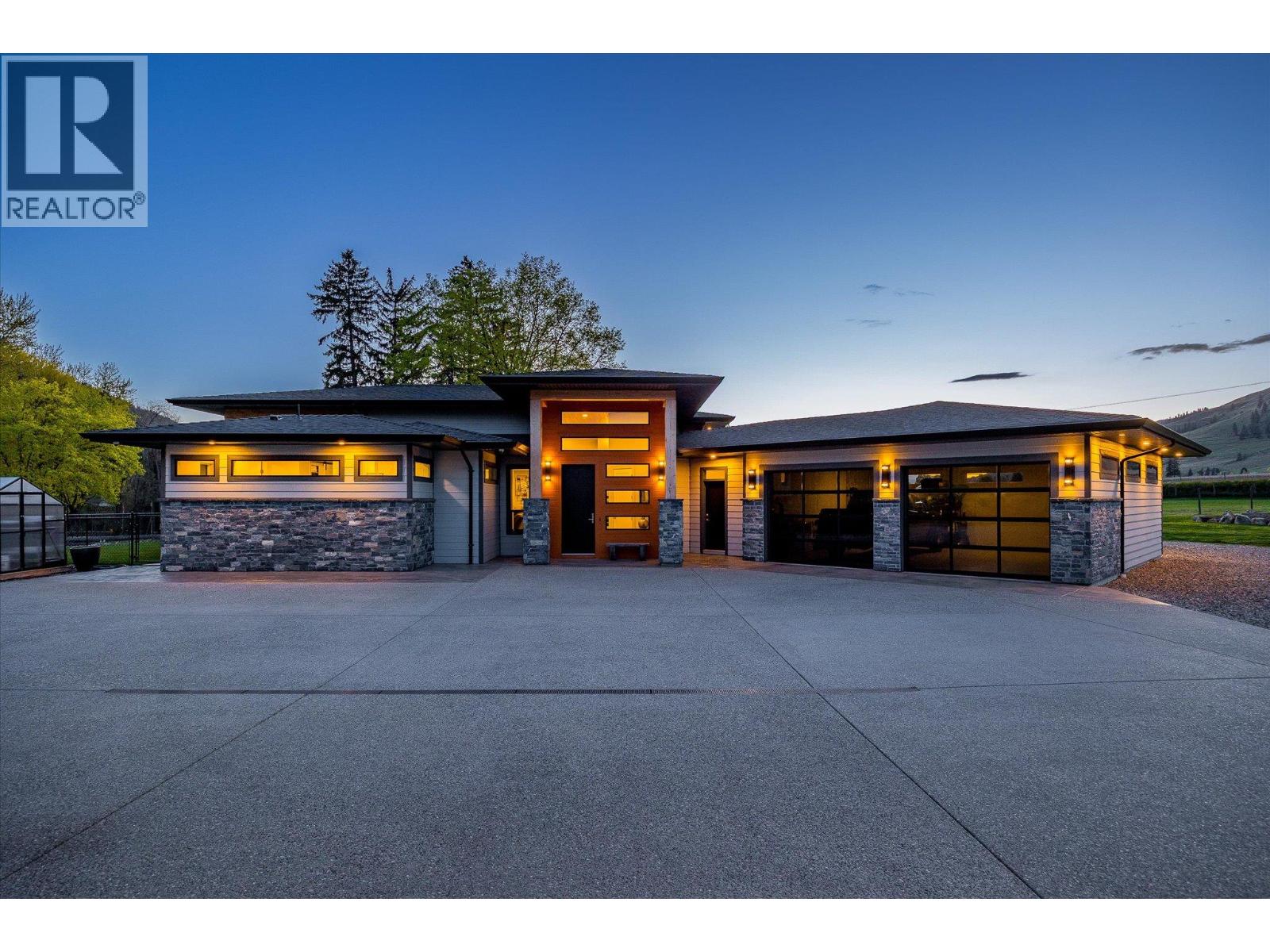 7260 Highway 6, Coldstream