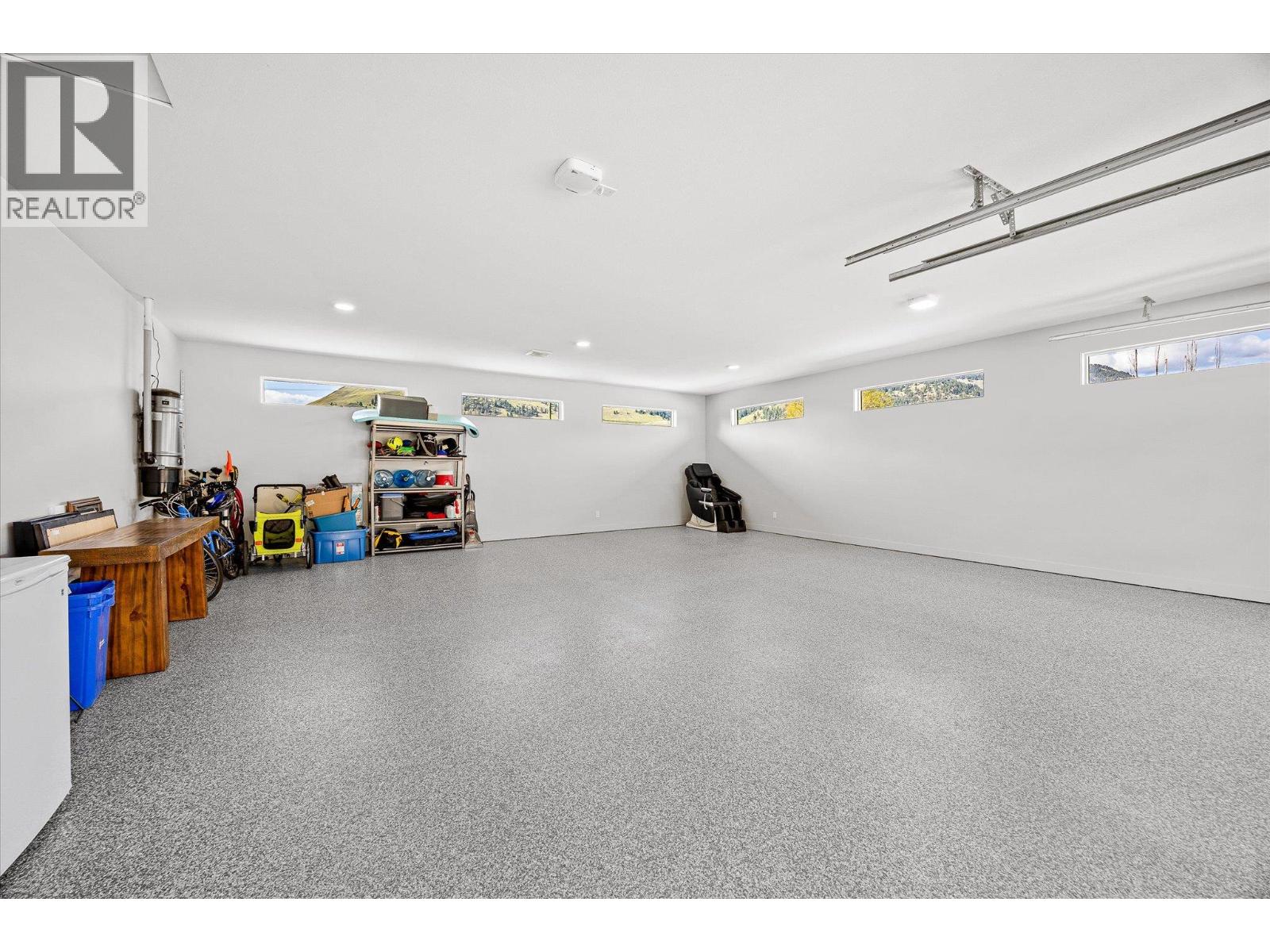 7260 Highway 6, Coldstream