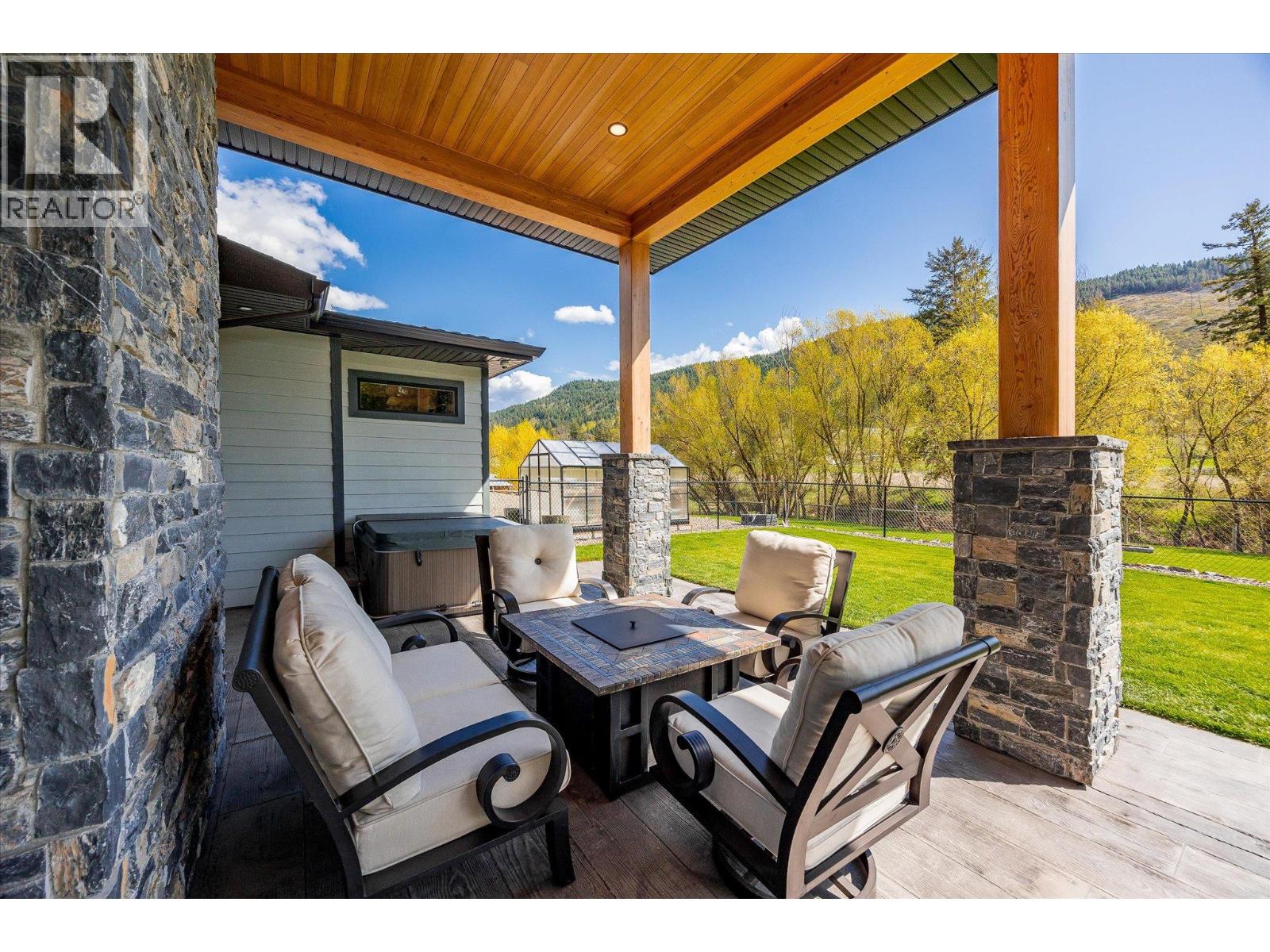 7260 Highway 6, Coldstream